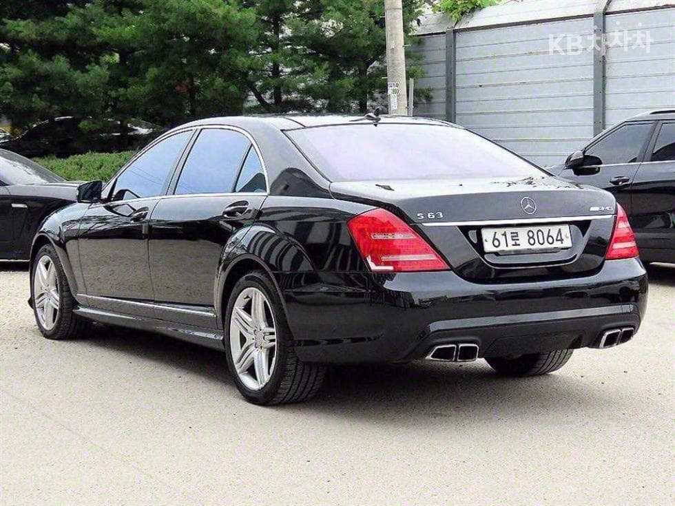 Mercedes-Benz Нов S-КласS63 AMG W221 - 3