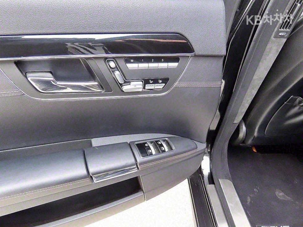 Mercedes-Benz Нов S-КласS63 AMG W221 - 14