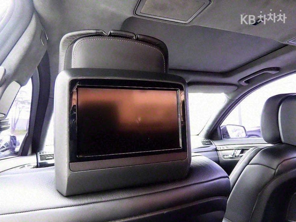 Mercedes-Benz Нов S-КласS63 AMG W221 - 15