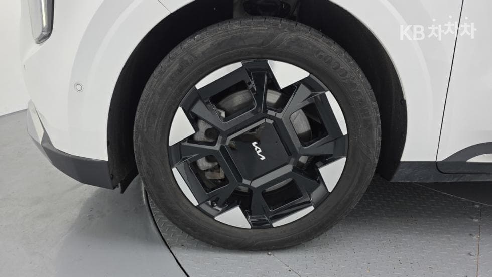 Киа The New (фейслифт) Канивал 4-то поколениеD2.2 9-местен Noblesse - 6