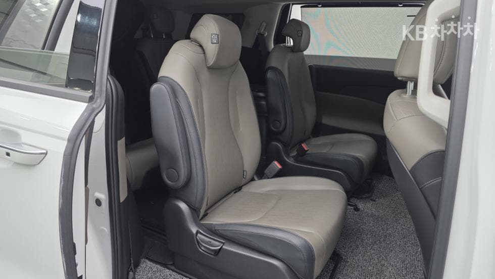 Киа The New (фейслифт) Канивал 4-то поколениеD2.2 9-местен Noblesse - 12