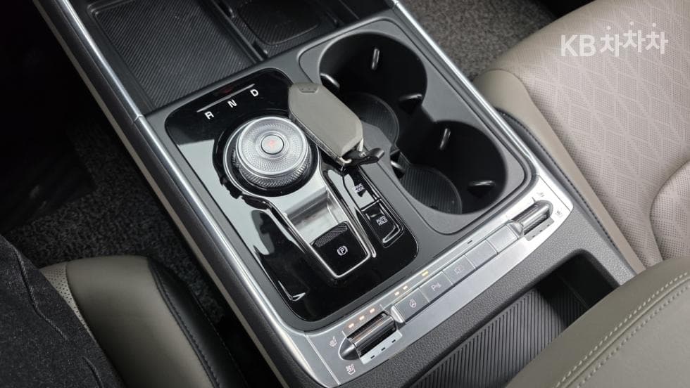 Киа The New (фейслифт) Канивал 4-то поколениеD2.2 9-местен Noblesse - 18