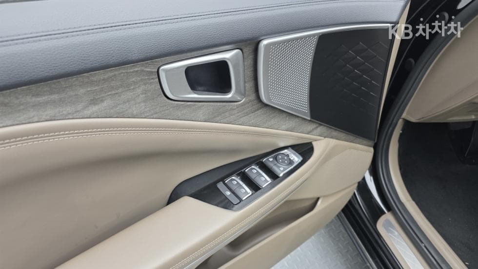 Kia K8 Hybrid1.6 Turbo Noblesse - 15