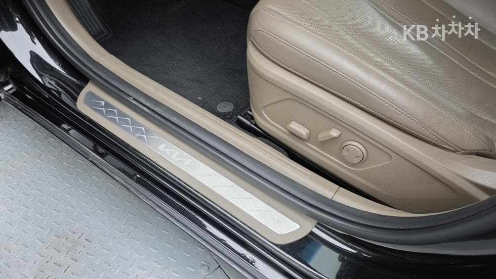 Kia K8 Hybrid1.6 Turbo Noblesse - 16