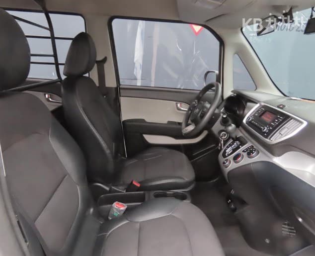 Киа The New (фейслифт) Рей (ван) Ван1.0 Бензин Ван 2-местен Престиж - 9