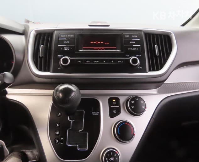 Киа The New (фейслифт) Рей (ван) Ван1.0 Бензин Ван 2-местен Престиж - 13