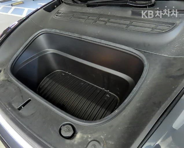 테슬라 Model YRWD Стандартен - 19