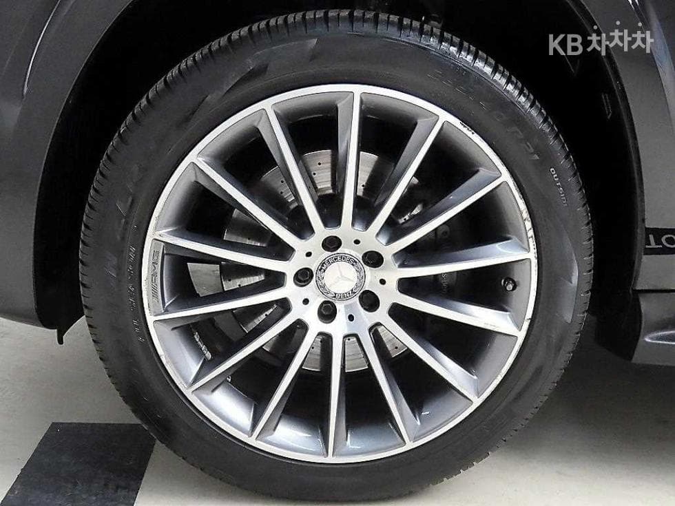 Mercedes-Benz GLS (X166)500 4MATIC - 19