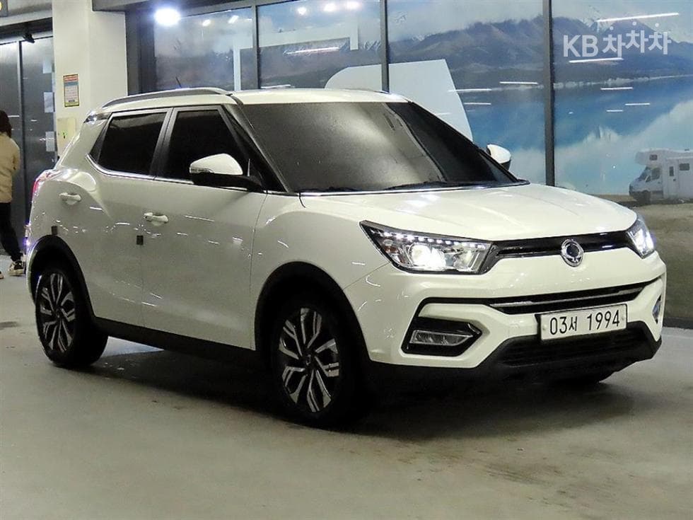 KG Mobility Tivoli 아머 1.6 Diesel 기어 Plus 2WD - Image 1