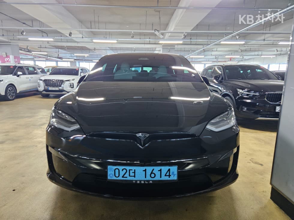 테슬라 Model X Plaid - Image 1