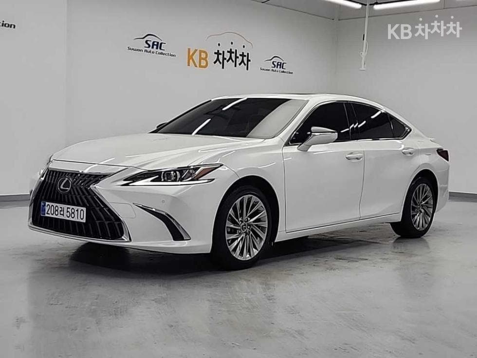 Lexus Нов 제너Рей (ван)션 ES 300h Luxury+ - Image 1