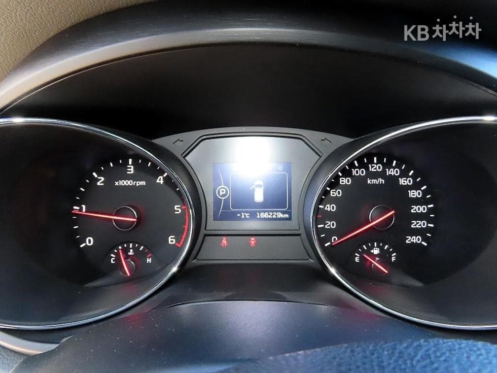 Kia All New Carnival9-seater 2.2 Diesel Luxury - 10