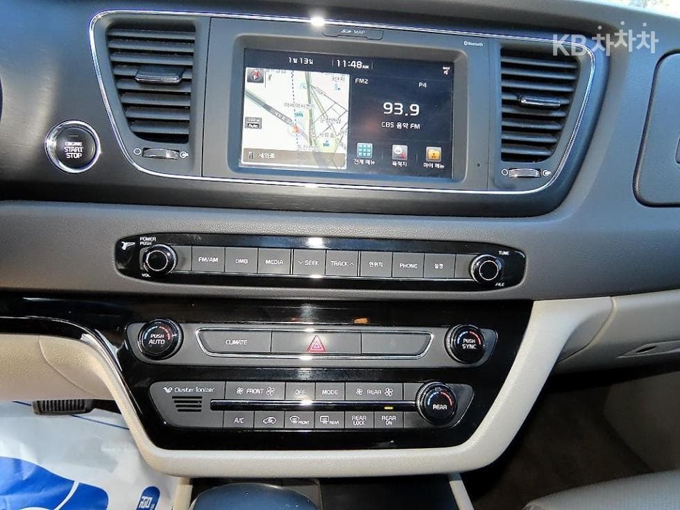 Kia All New Carnival9-seater 2.2 Diesel Luxury - 14