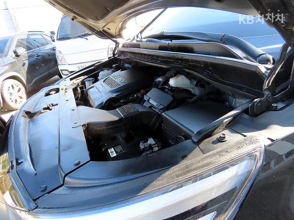 Kia All New Carnival9-seater 2.2 Diesel Luxury - 19