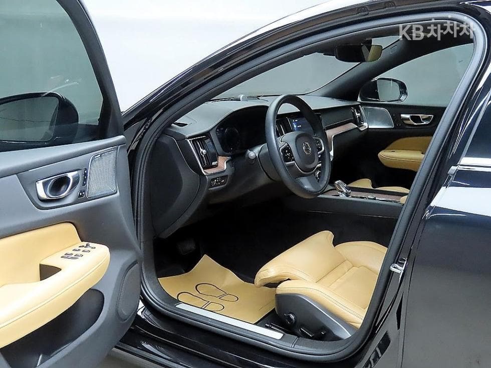 Volvo S60 3-토 поколение2.0 B5 Inscription - 5