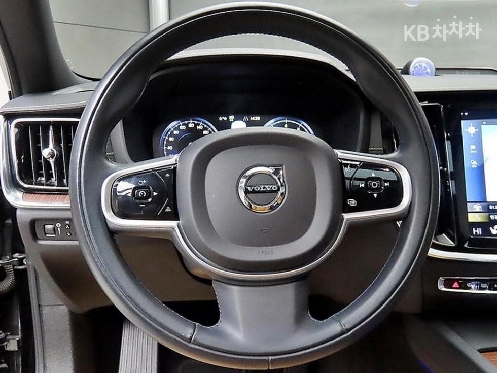 Volvo S60 3-토 поколение2.0 B5 Inscription - 9