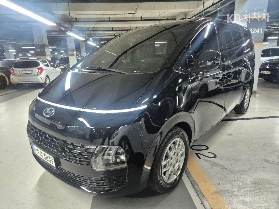 Хюндай Staria Cargo 2.2 Cargo 5 Modern - Image 1