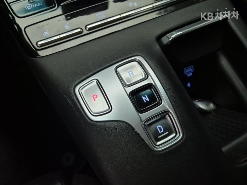 Hyundai The New (facelift) Grandeur (Azera) Hybrid2.4 Premium - 8
