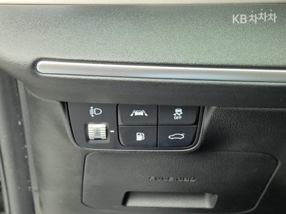 Hyundai The New (facelift) Grandeur (Azera) Hybrid2.4 Premium - 17