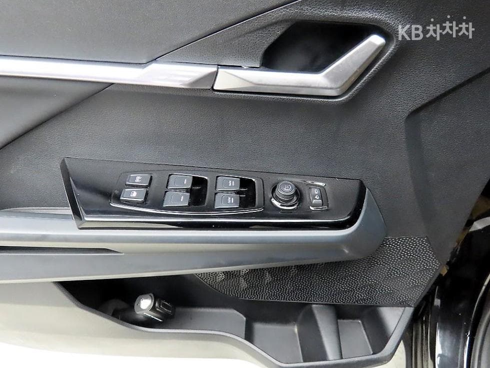 КейДжи Мобилити 토레스(J100)1.5 GDI Турбо T7 - 11