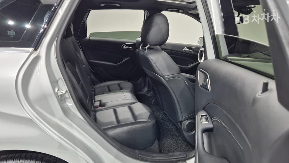 Mercedes-Benz B클래스 W246B200 CDI 블루이피션시 스포츠팩 - 9