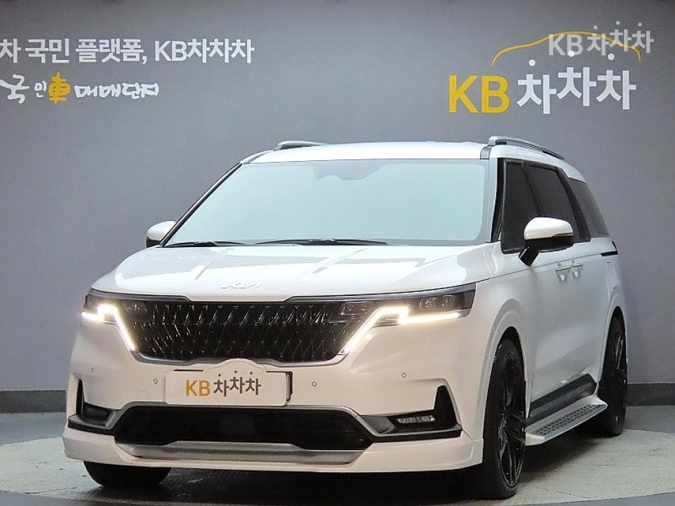 Kia Carnival 4th generation D2.2 9-seater Signature - Image 1