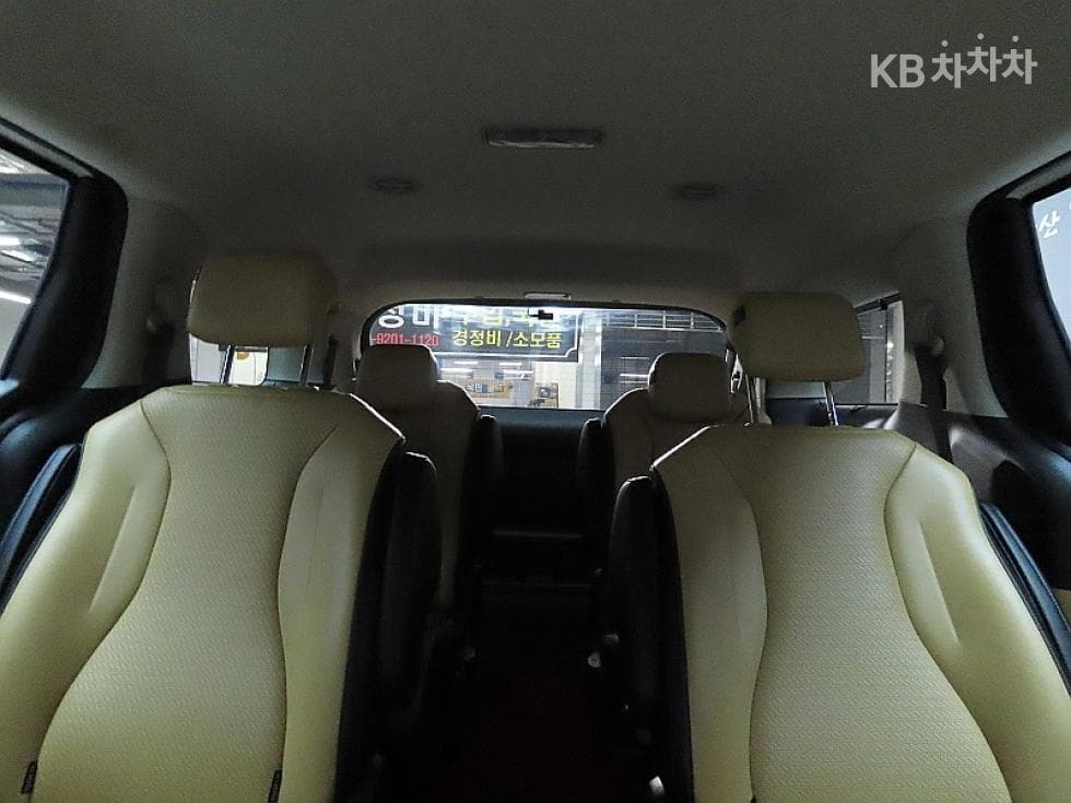 Киа Канивал 4-то поколениеD2.2 9-местен Signature - 12