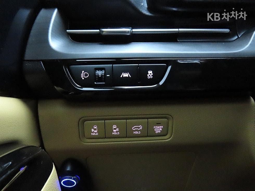 Киа Канивал 4-то поколениеD2.2 9-местен Signature - 13