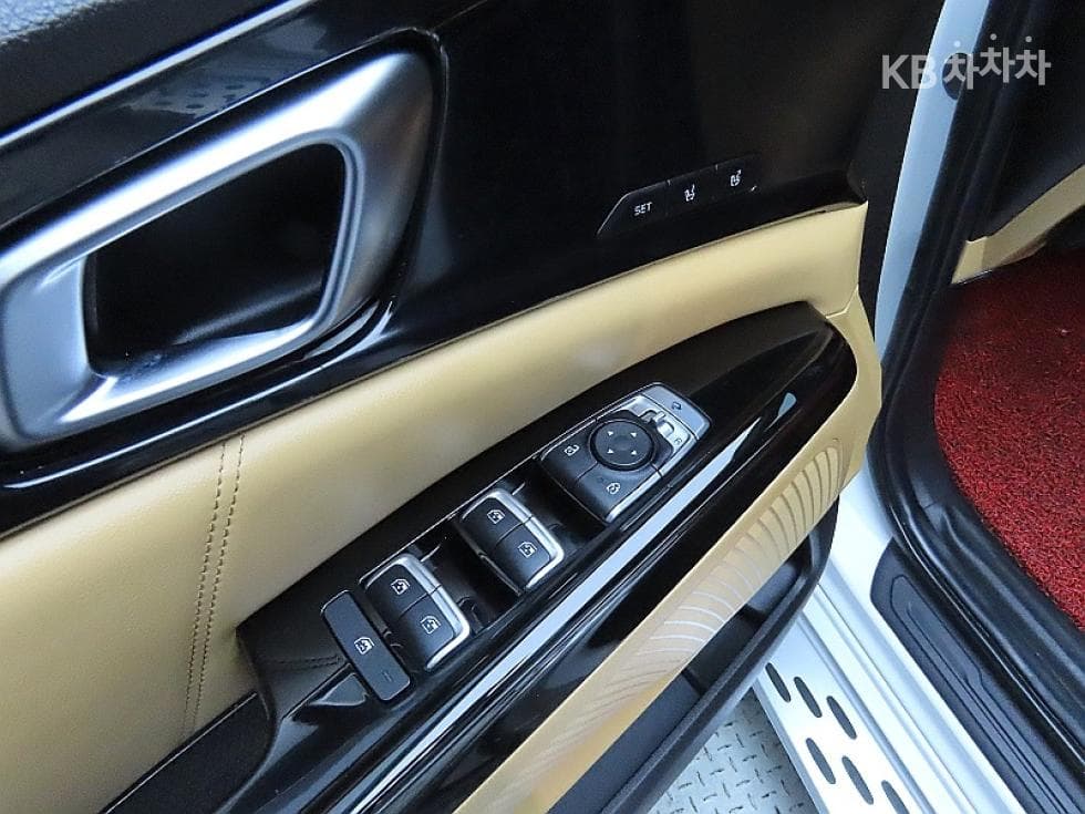 Киа Канивал 4-то поколениеD2.2 9-местен Signature - 14