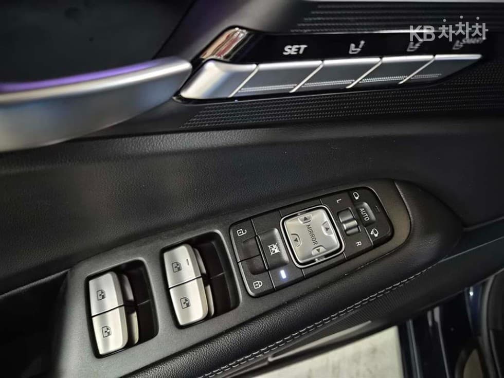 Genesis EQ9003.8 GDI Luxury - 11