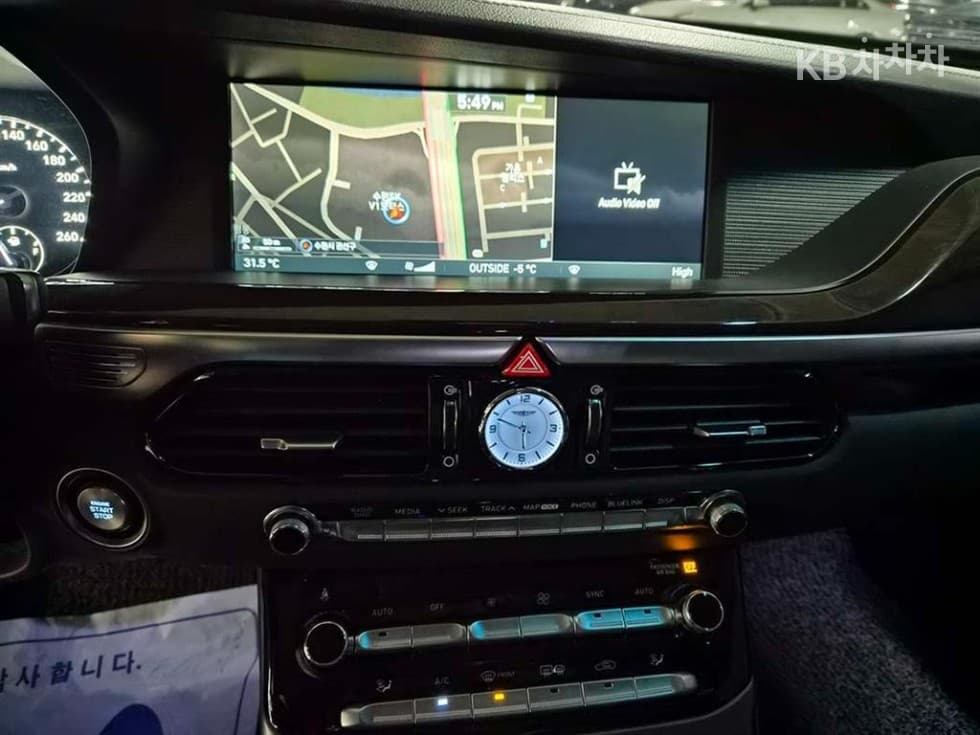 Genesis EQ9003.8 GDI Luxury - 14