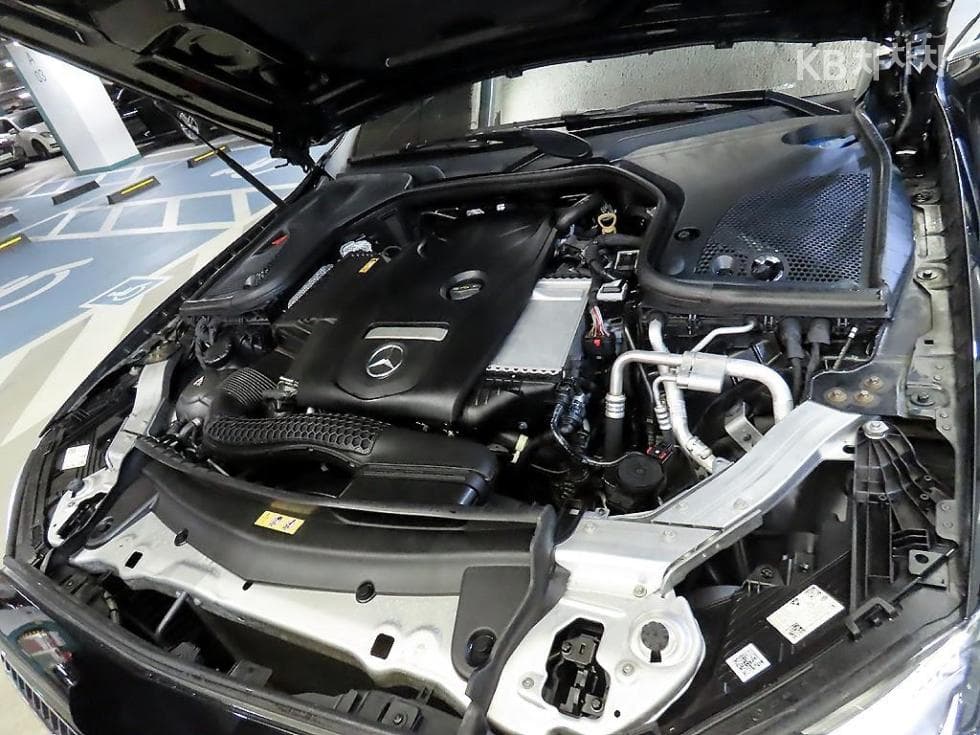 Mercedes-Benz E-Class (W213)E250 Avantgarde - 19
