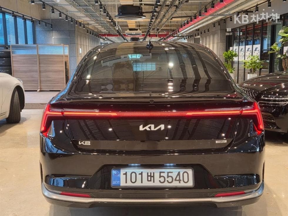 Kia The New (facelift) K8 Hybrid1.6 Turbo HEV 시그니쳐 - 3