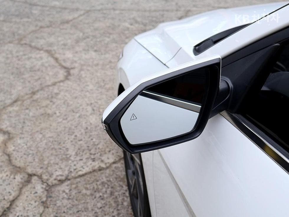 Hyundai The New (facelift) Avante (Elantra) (CN7)1.6 Gasoline Inspiration - 18