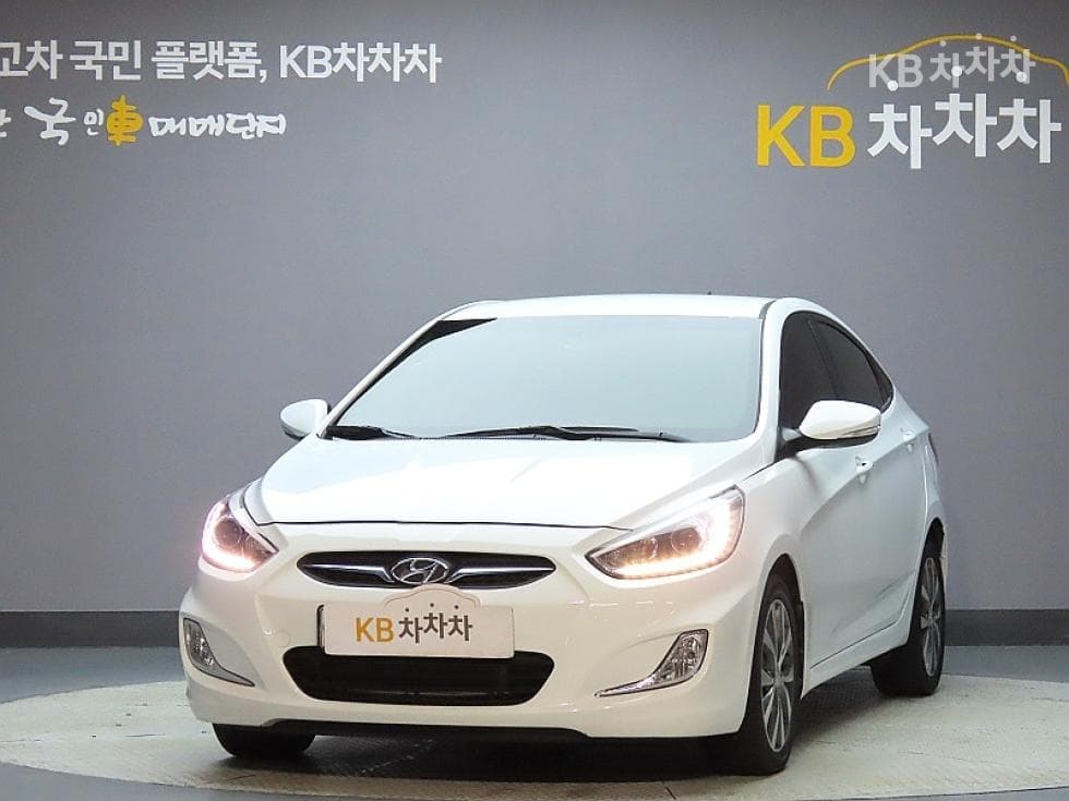Hyundai Accent(신형) 위트 1.6 VGT Premium - Image 1