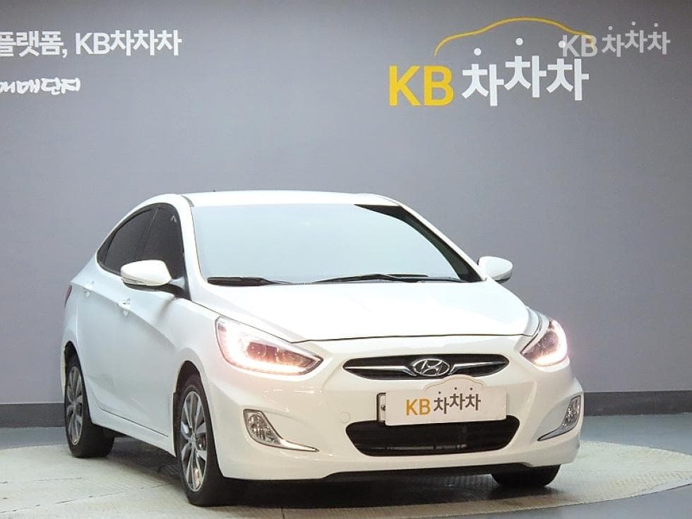 Hyundai Accent(신형)위트 1.6 VGT Premium - 4