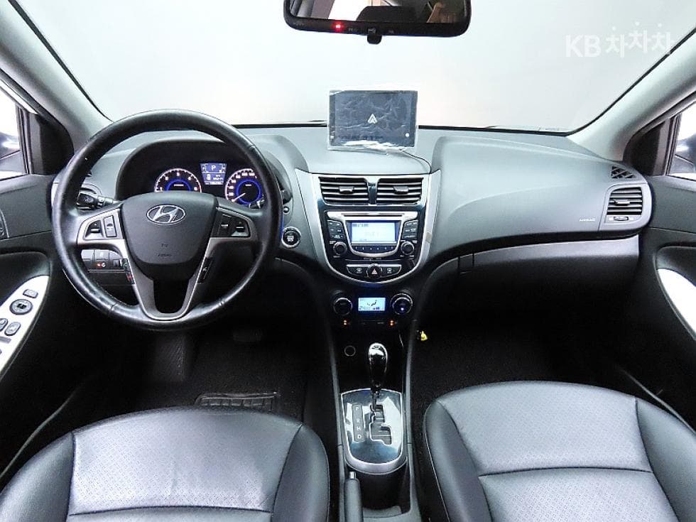 Hyundai Accent(신형)위트 1.6 VGT Premium - 6