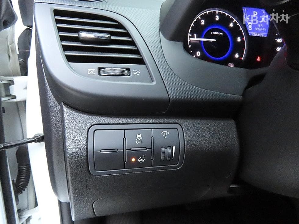 Hyundai Accent(신형)위트 1.6 VGT Premium - 12