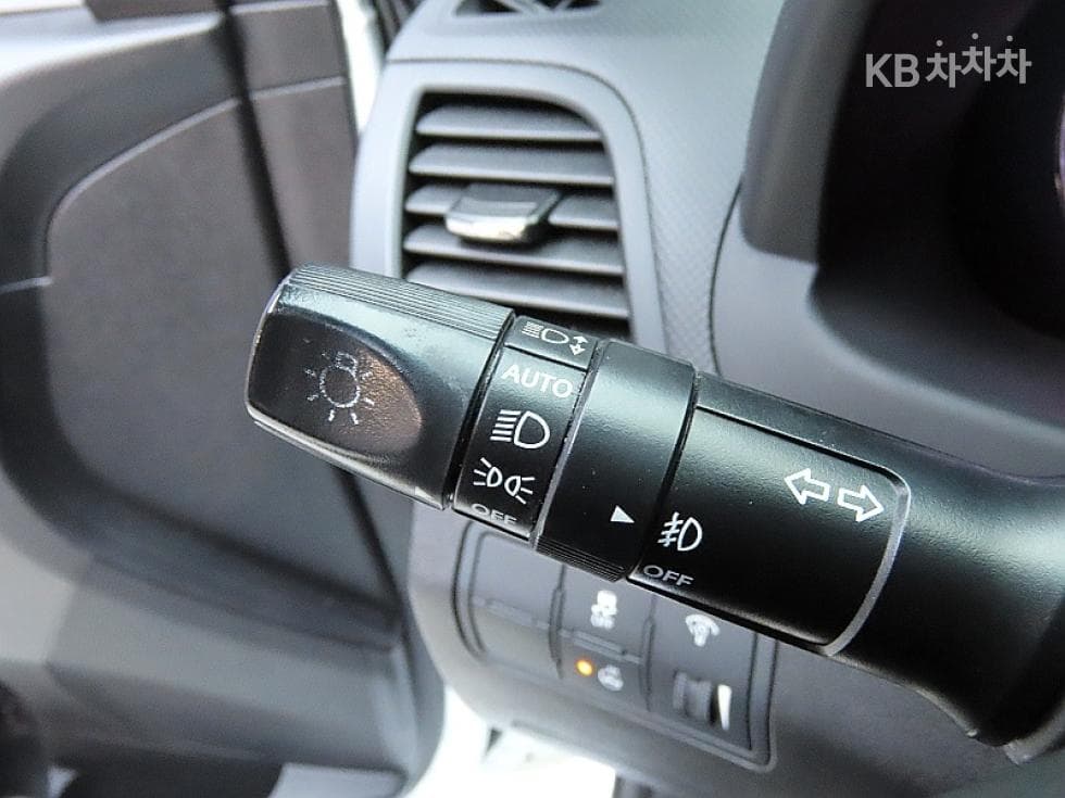 Hyundai Accent(신형)위트 1.6 VGT Premium - 14