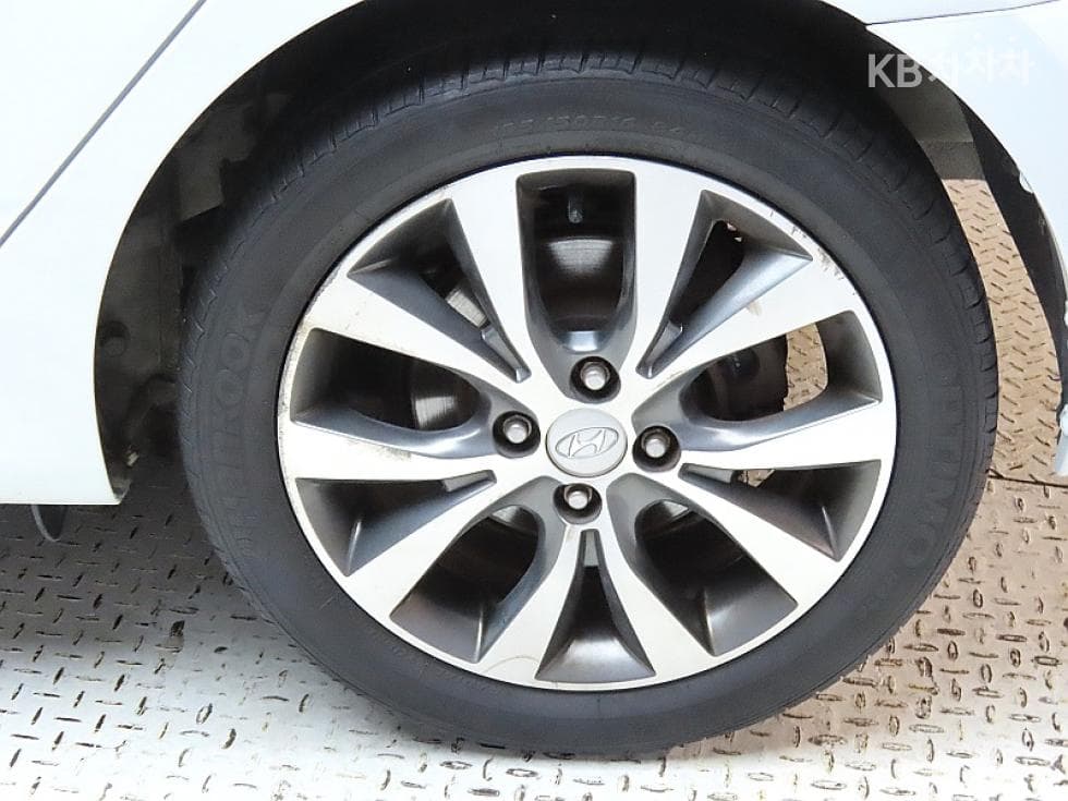Hyundai Accent(신형)위트 1.6 VGT Premium - 20