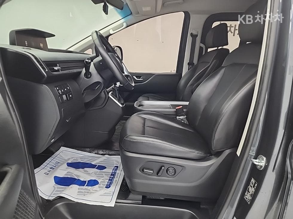 Хюндай Staria Cargo2.2 Cargo 5 Modern - 11