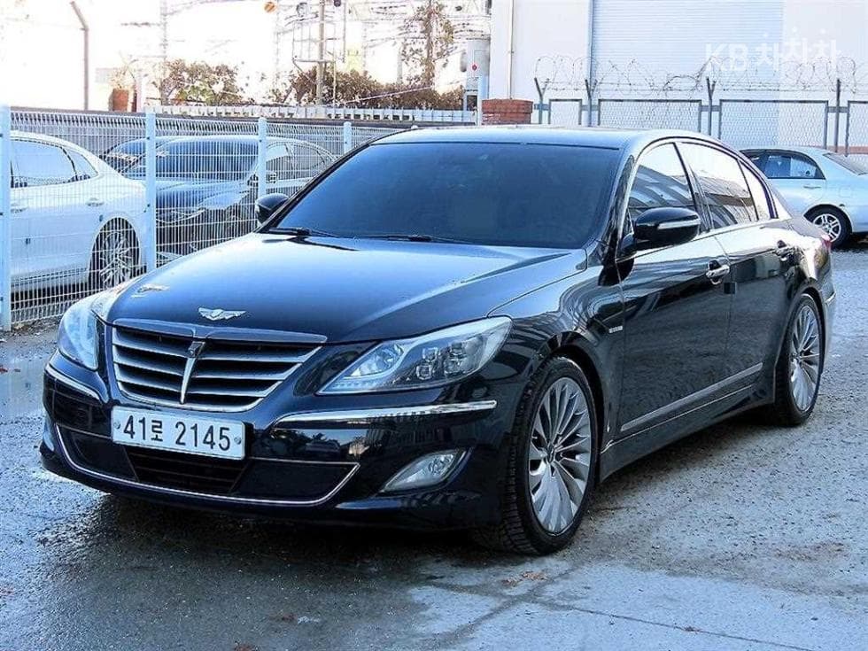 Hyundai Genesis 프라다 GP500 Standard - Image 1