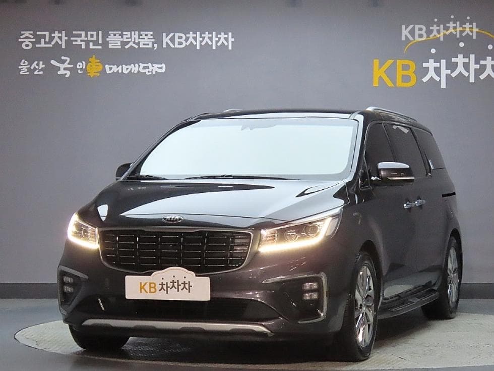 Kia The New (facelift) Carnival 9-seater 3.3 Gasoline Noblesse Special (special feature/edition) - Image 1