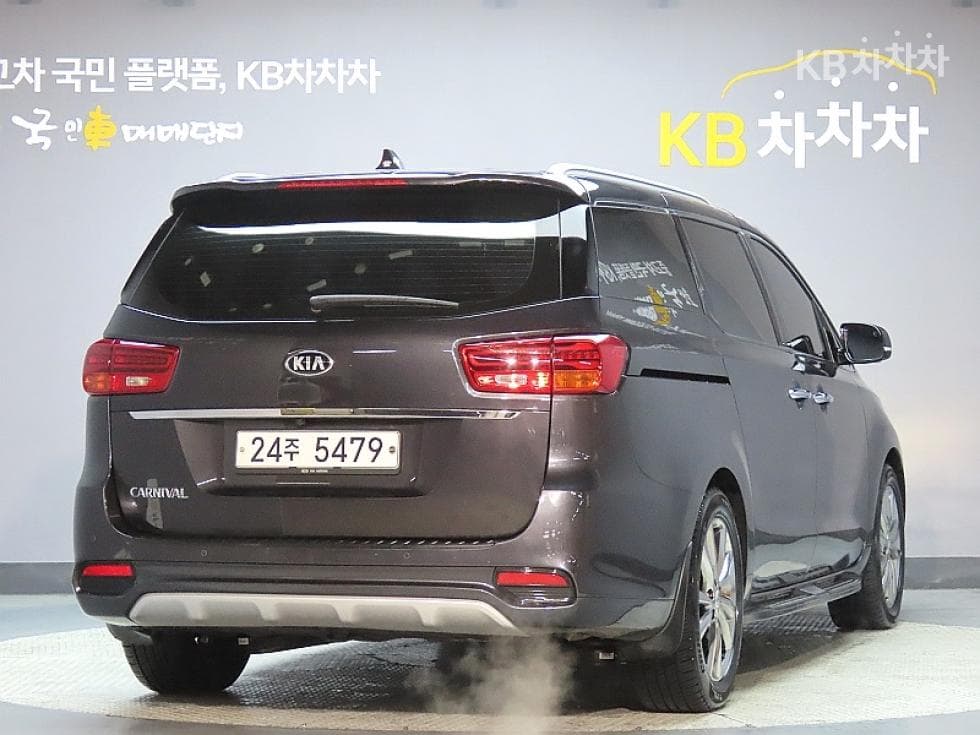 Kia The New (facelift) Carnival9-seater 3.3 Gasoline Noblesse Special (special feature/edition) - 2