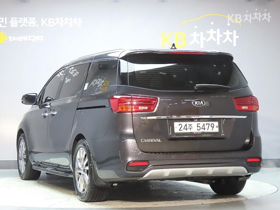 Kia The New (facelift) Carnival9-seater 3.3 Gasoline Noblesse Special (special feature/edition) - 4