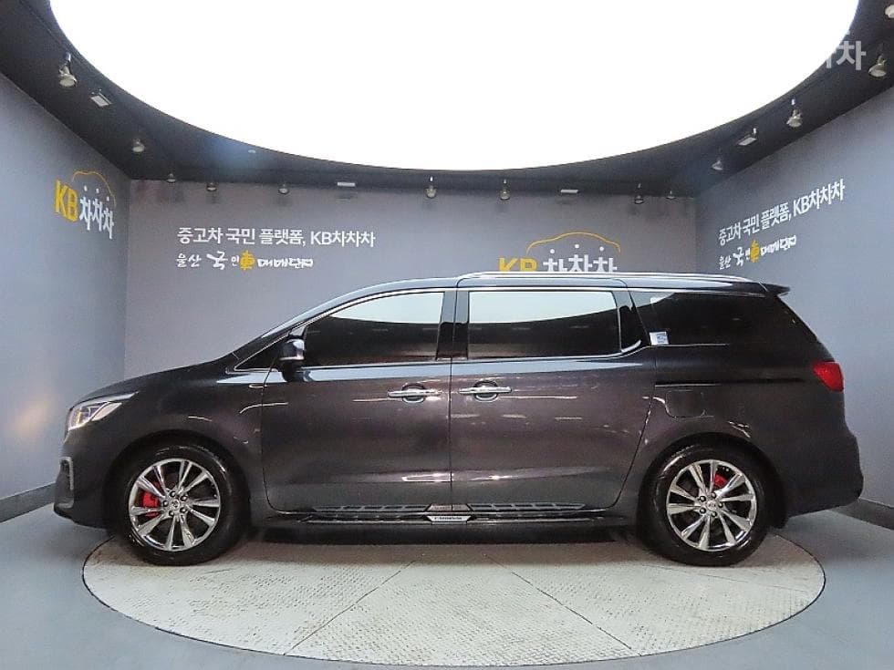 Kia The New (facelift) Carnival9-seater 3.3 Gasoline Noblesse Special (special feature/edition) - 5