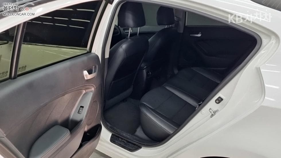 Kia K3Trendy - 10