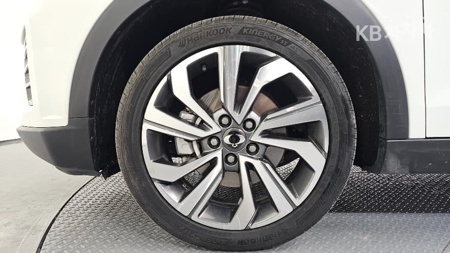 KG Mobility Very New (facelift/refresh; particularly for Tivoli) TivoliGasoline V5 2WD Standard - 5