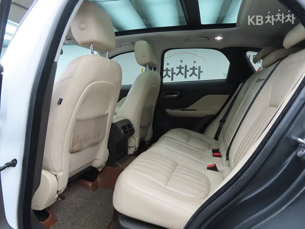 Jaguar F-PACE20d PRESTIGE - 6