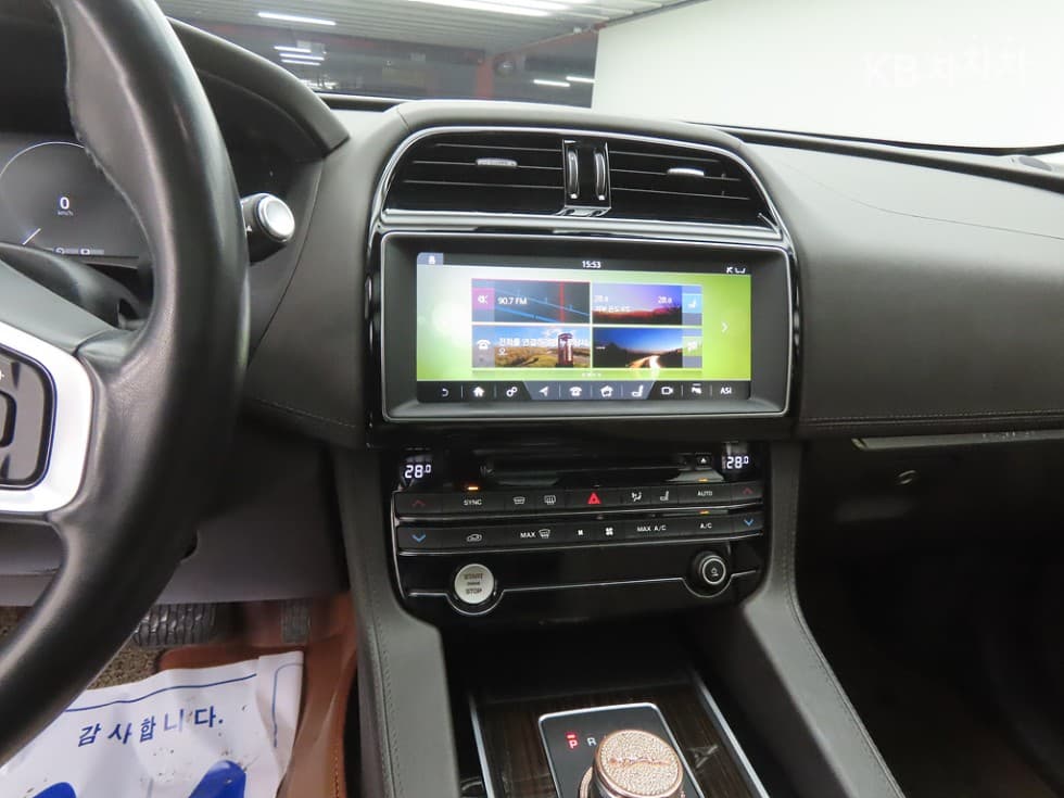 Jaguar F-PACE20d PRESTIGE - 10